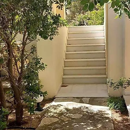 فندق Kedros 3*